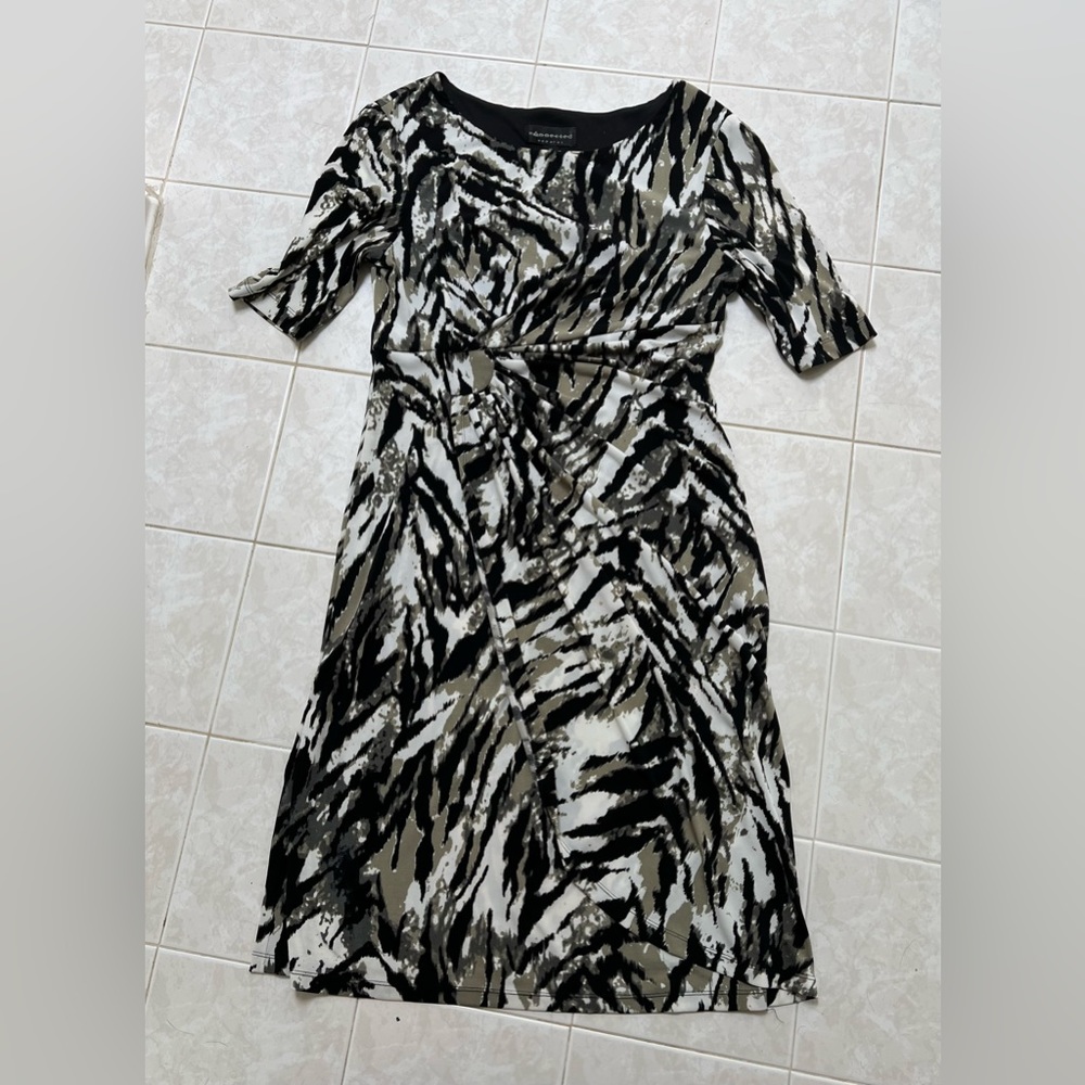 Super cute faux wrap dress